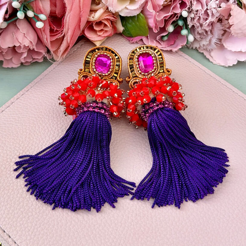 Auffällige Soutache-QuastenOhrringe in Orange, Pink und Violett