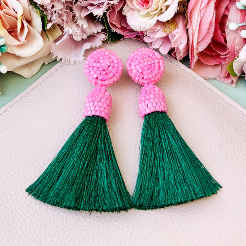 Extravagante Perlen-QuastenOhrringe in Rosa und Dunkelgrün