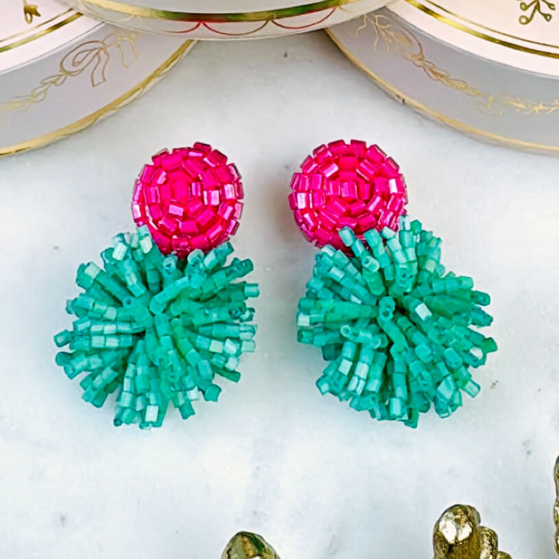 Schöne StatementOhrringe aus Perlen in Pink und Mint