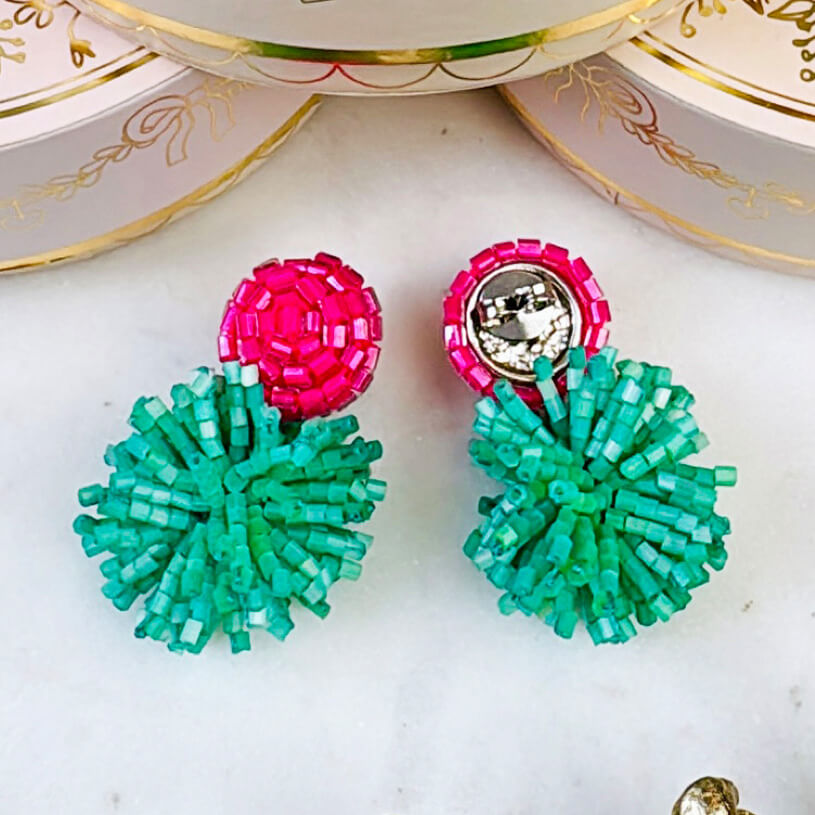 Schöne StatementOhrringe aus Perlen in Pink und Mint