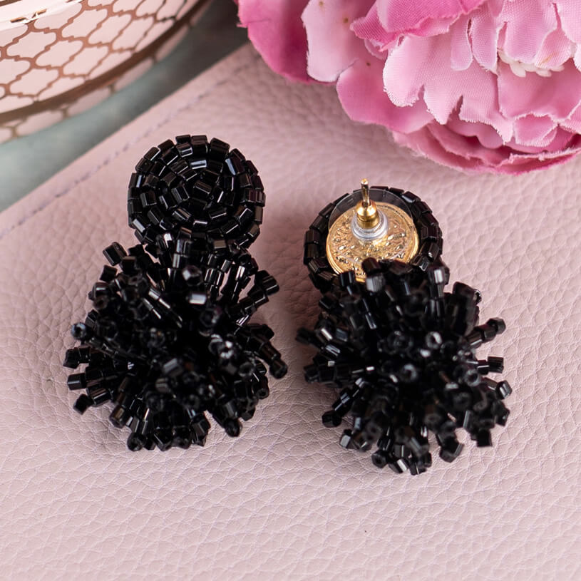 Elegante StatementOhrringe aus Perlen in Schwarz