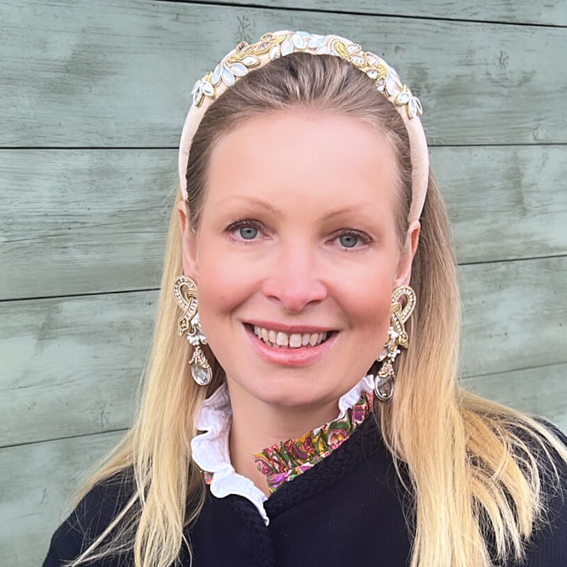 Exotische Soutache-Ohrringe in Kristall, Weiß und Gold