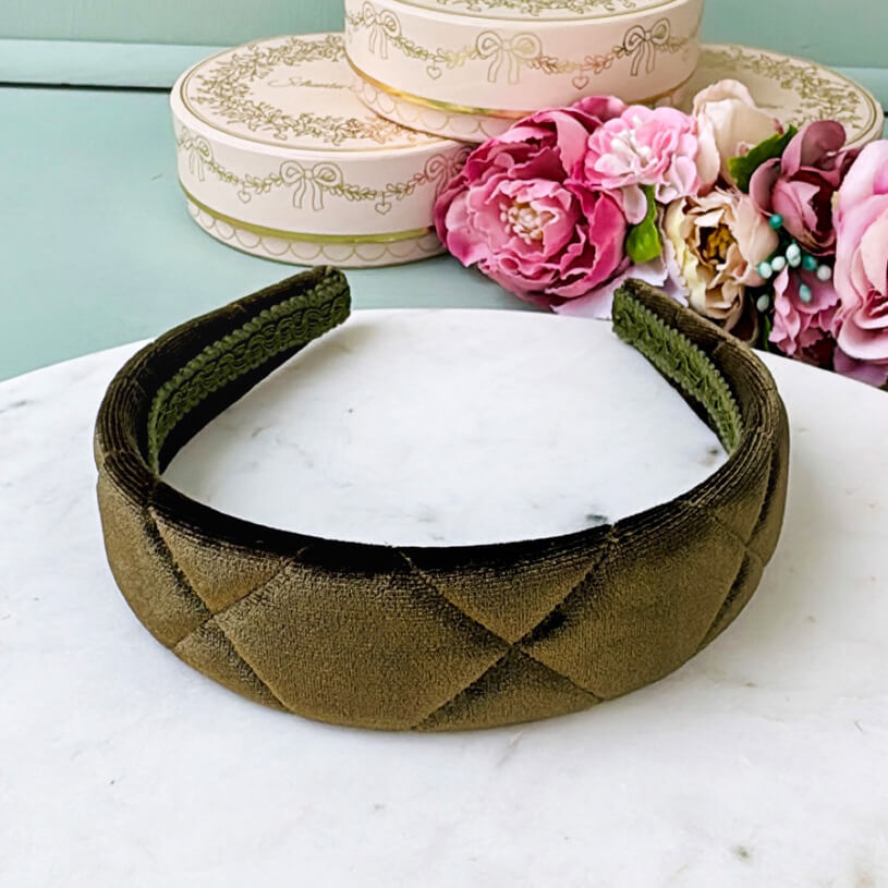 Gesteppter Samt-Haarreif in Oliv