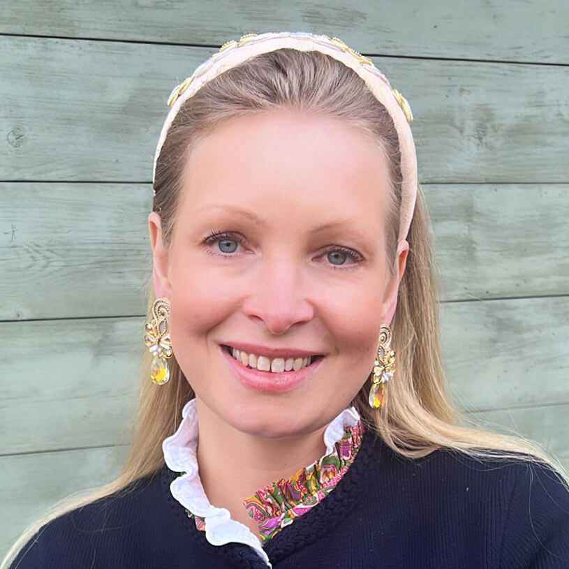 Trendige Soutache-Ohrringe in funkelnden Goldtönen