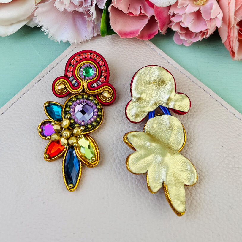 Aufwändige Soutacheohrstecker in bunten Farben