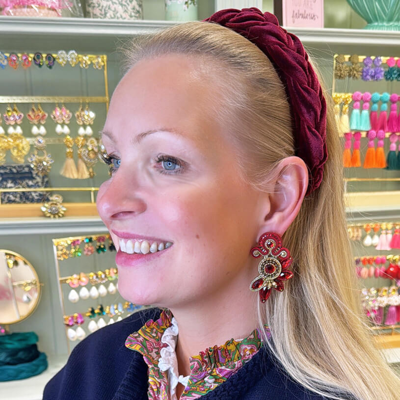 Aufwändige Soutacheohrstecker in Rot und Gold