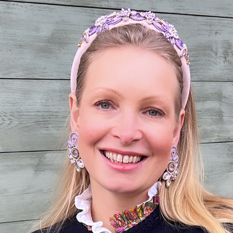 Aufwändige Soutacheohrstecker in Flieder und Champagner