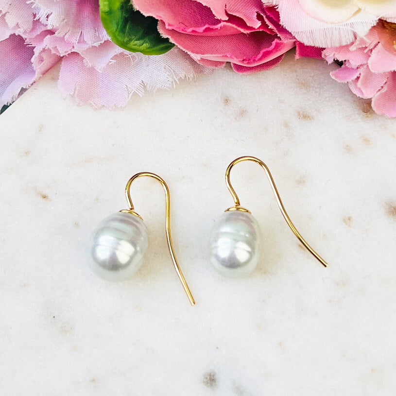 Elegante goldene Ohrhänger mit echten Majorca Perlen