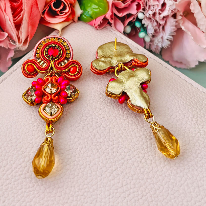 Edle Soutache-Ohrringe in Pink und Gold