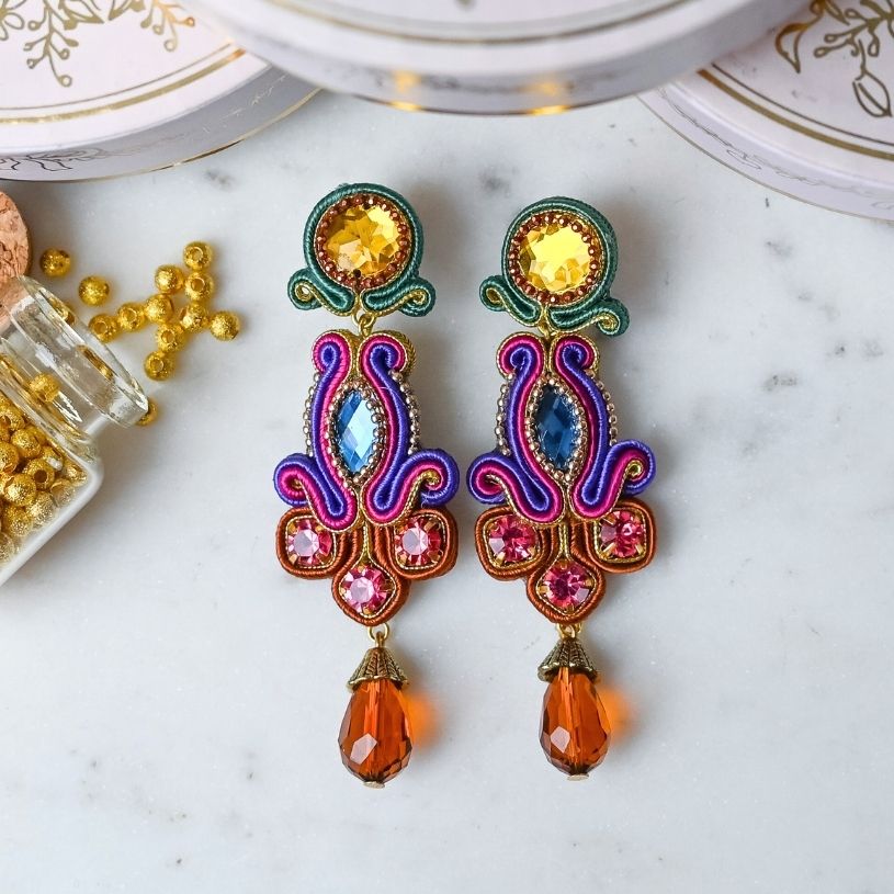 Edle Soutache-Tropfenohrringe in bunten Farben