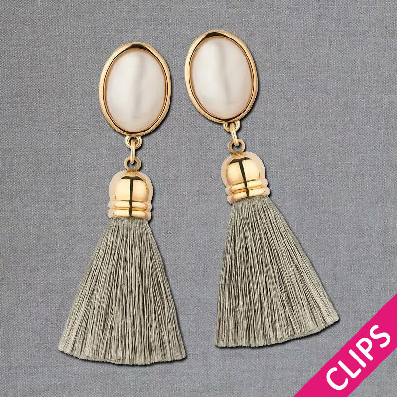 Vergoldete Ohrclips in Perlmuttfarben mit silbergrauen Quasten von AmuseToi