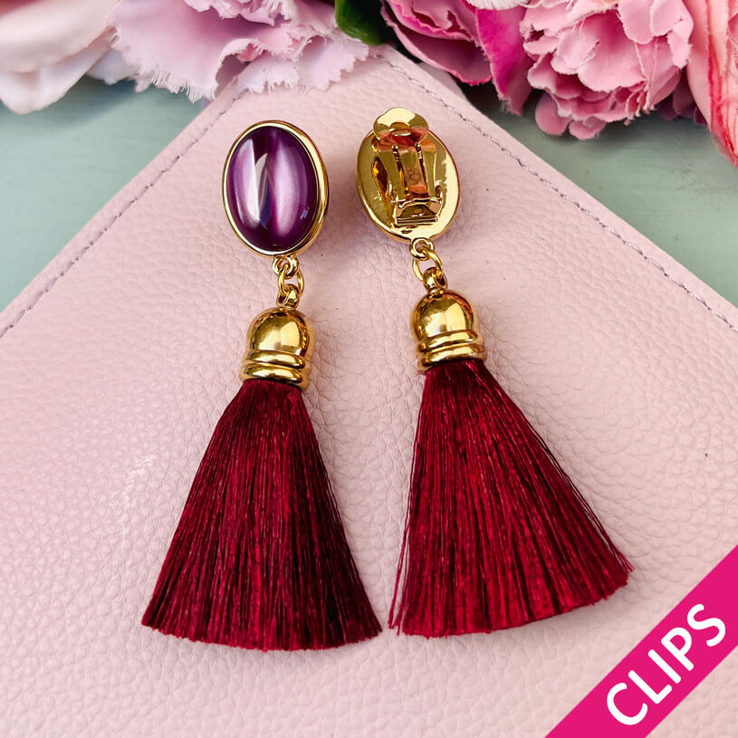 Amethystfarbene Ohrclips mit Quasten in Burgundrot