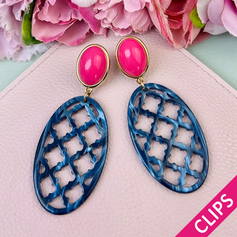 Vergoldete Ohrclips in leuchtendem Pink mit schönem dunkelblauen Oval im Marrakesch-Stil von AmuseToi