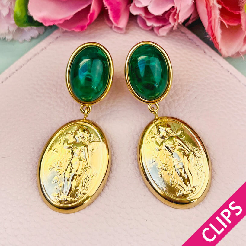 Dunkelgrüner Ohrringe als Ohrclips mit Putte auf vergoldetem Oval von AmuseToi