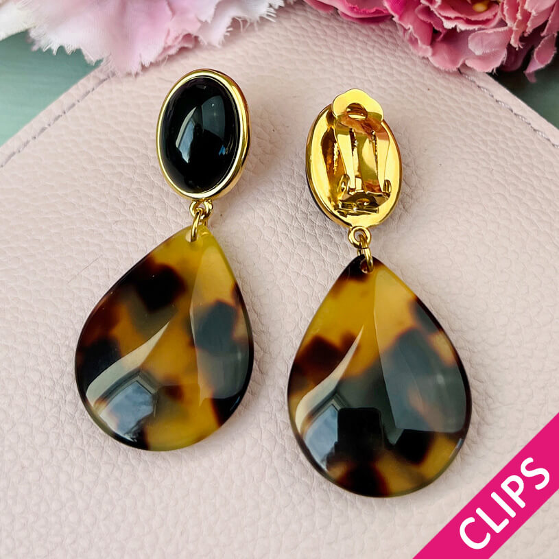 Schwarze Ohrclips mit Tropfen in Schildpatt-Optik