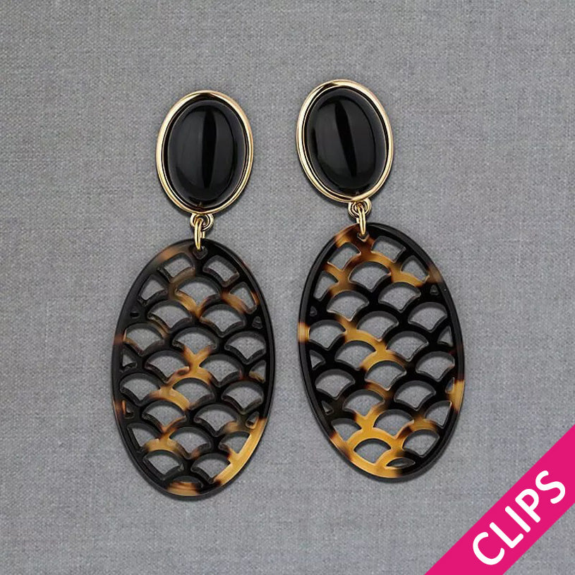 Schwarze Ohrclips mit Oval in dunkler Schildpatt-Optik im Marrakesch-Stil