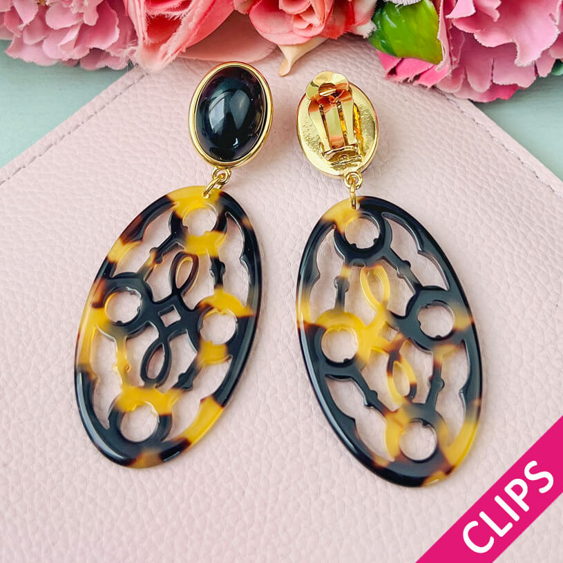 Schwarze Trensen-Ohrclips mit Oval in Schildpattfarben von AmuseToi