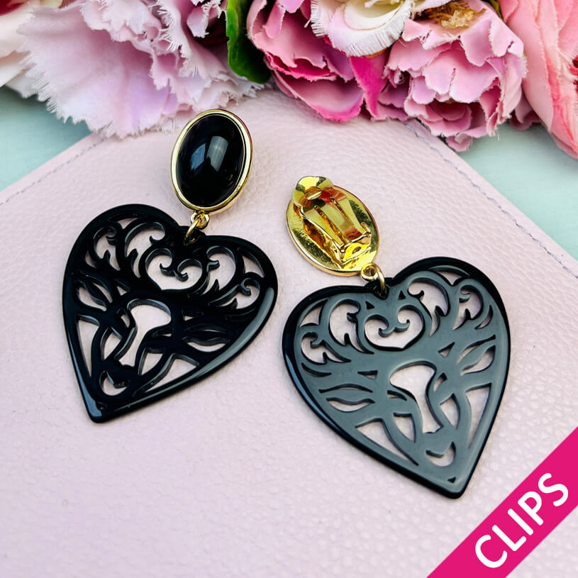 Schwarze Hirsch-Ohrclips mit Herz-Ornament von AmuseToi