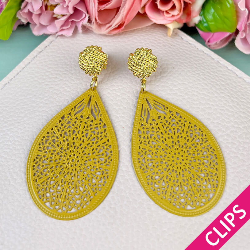 Vergoldete Knoten-Ohrclips mit zartgeprägten Tropfen in Senfgelb