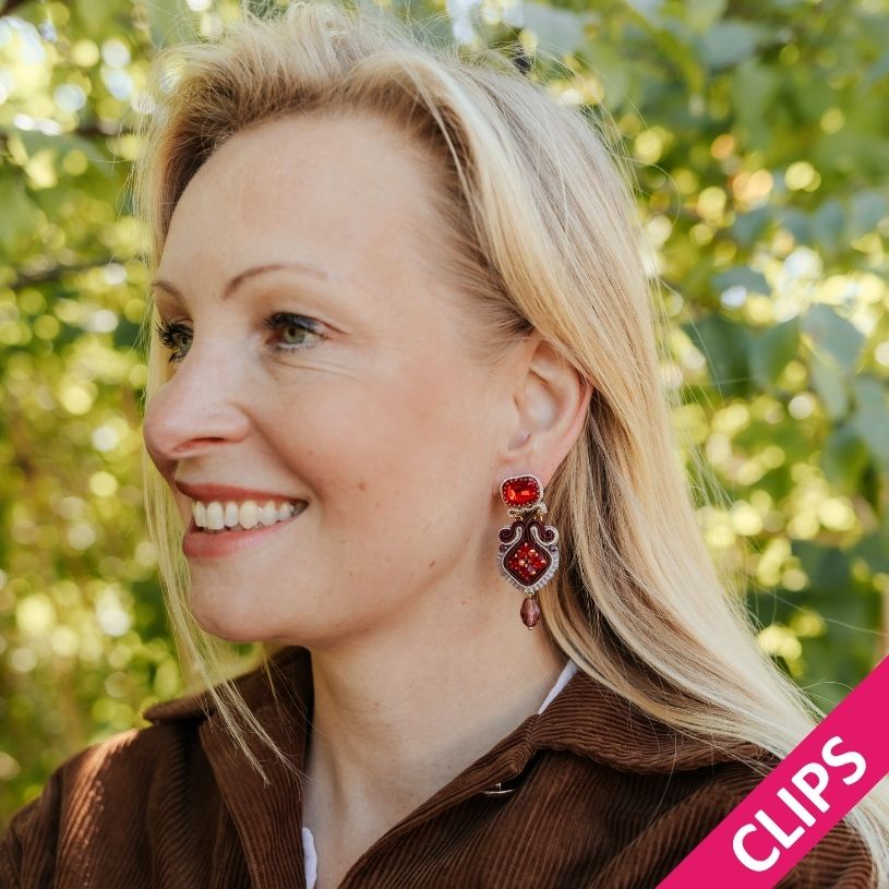 Schlichte Soutache-Ohrclips in Dunkelrot