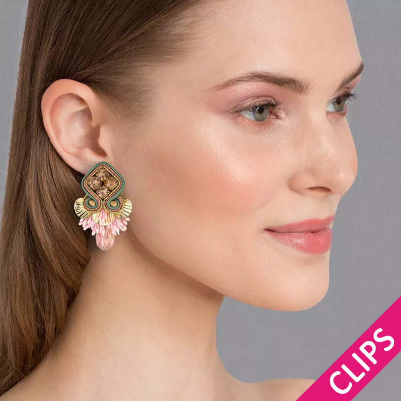 Schöne Soutache-Ohrclips in Türkis, Gold und rosafarbenen Tropfen