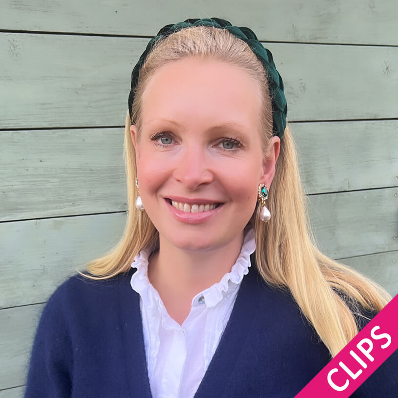 Edel funkelnde Ohrclips in Dunkelgrün mit leichtem Baumwolltropfen