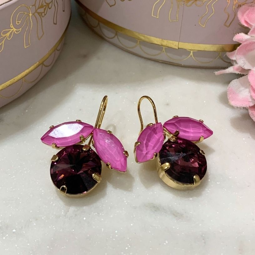 Funkelnde Ohrhänger mit Glas-Kristallen in Violett und Rosa
