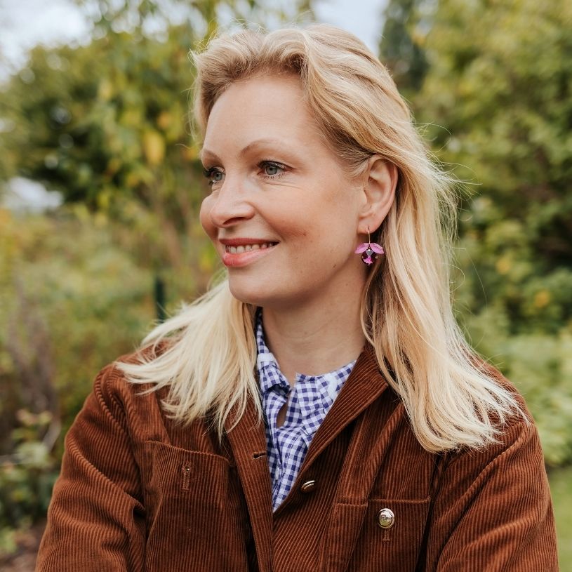Funkelnde Ohrhänger mit Glas-Kristallen in Violett und Rosa