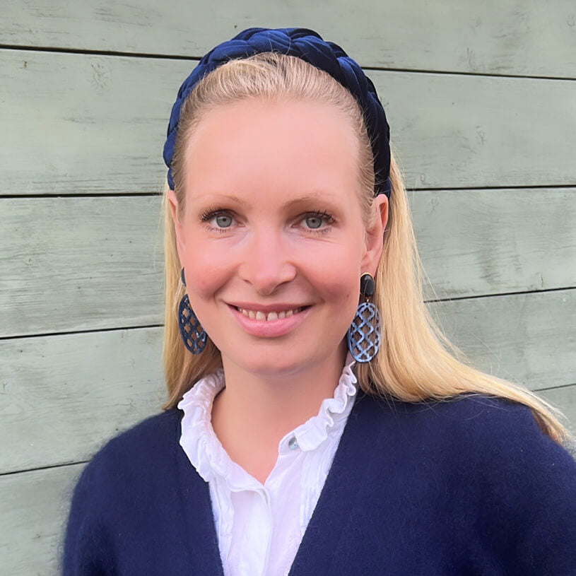 Vergoldete Ohrstecker in schimmerndem Dunkelblau mit schönem Oval im Marrakesch-Stil von AmuseToi