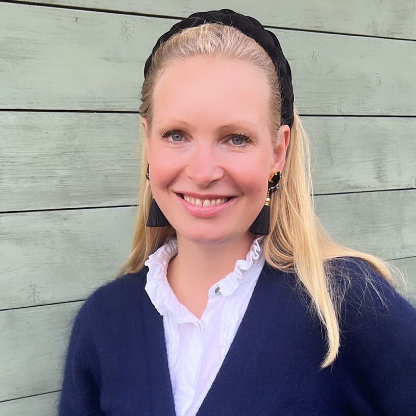 Glitzernde Ohrstecker in Schwarz mit edler Quaste von AmuseToi