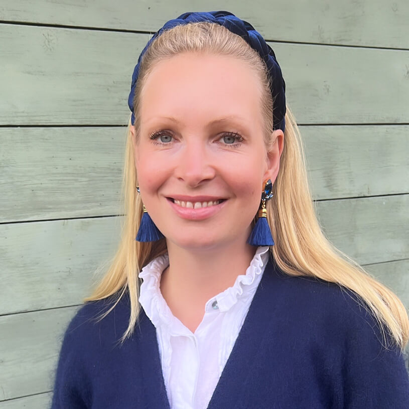 Glitzernde Ohrstecker in Dunkelblau mit edler Quaste von AmuseToi