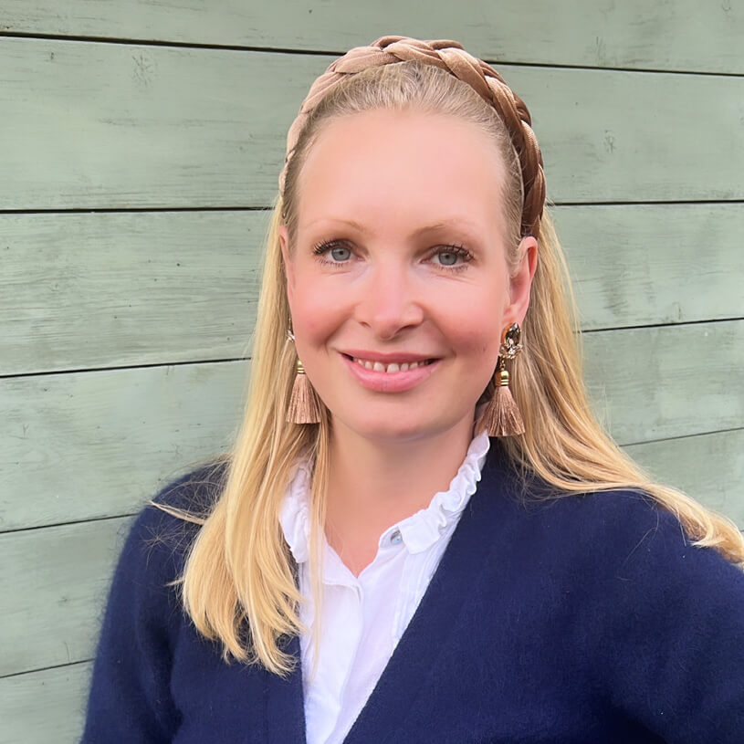 Glitzernde Ohrstecker in Beige mit edler Quaste von AmuseToi