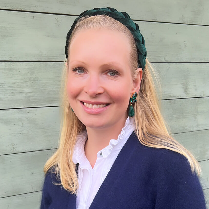 Funkelnde Ohrstecker in Dunkelgrün mit glitzernden Tropfen von AmuseToi