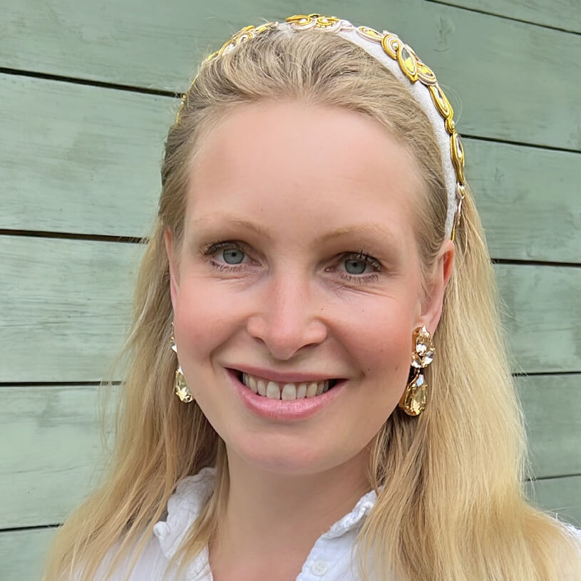 Champagnerfarbene Tropfen-Ohrstecker mit Glas-Kristallen