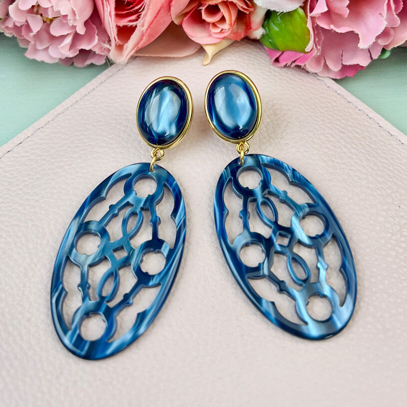 Dunkelblaue Trensen-Ohrringe mit Oval von AmuseToi