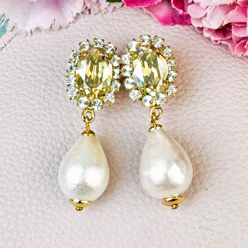 Edel funkelnde Ohrstecker in Champagner mit leichtem Baumwolltropfen