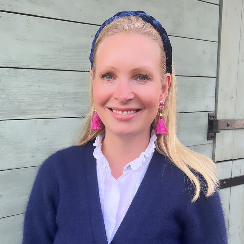 Edel funkelnde Ohrstecker in Pink mit Quaste