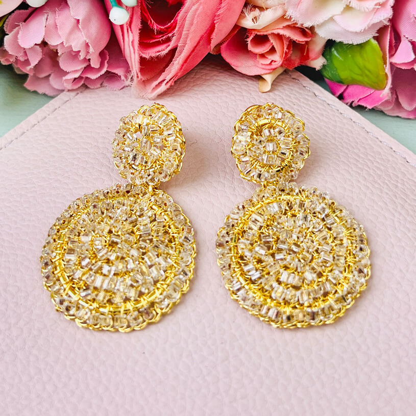 Außergewöhnliche PerlenOhrringe in Gold und Kristall