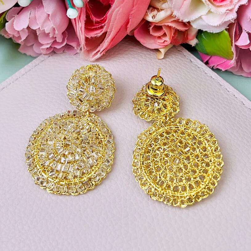 Außergewöhnliche PerlenOhrringe in Gold und Kristall