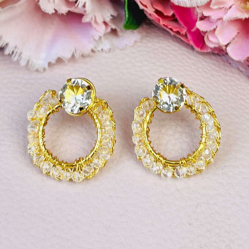 Edle PerlenOhrringe in Champagner mit funkelndem Stein