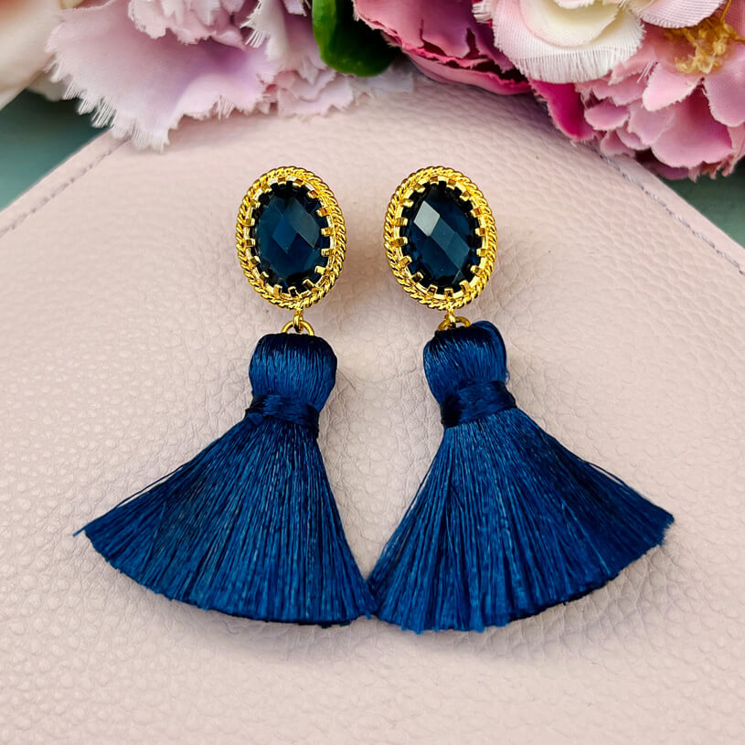 Funkelnde vergoldete QuastenOhrringe in Marineblau von Janne v. d. Heide
