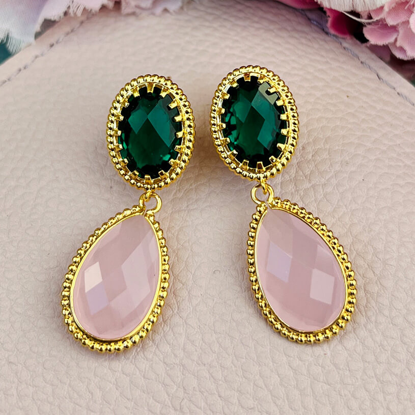 Funkelnde TropfenOhrringe in Dunkelgrün und Zartrosa