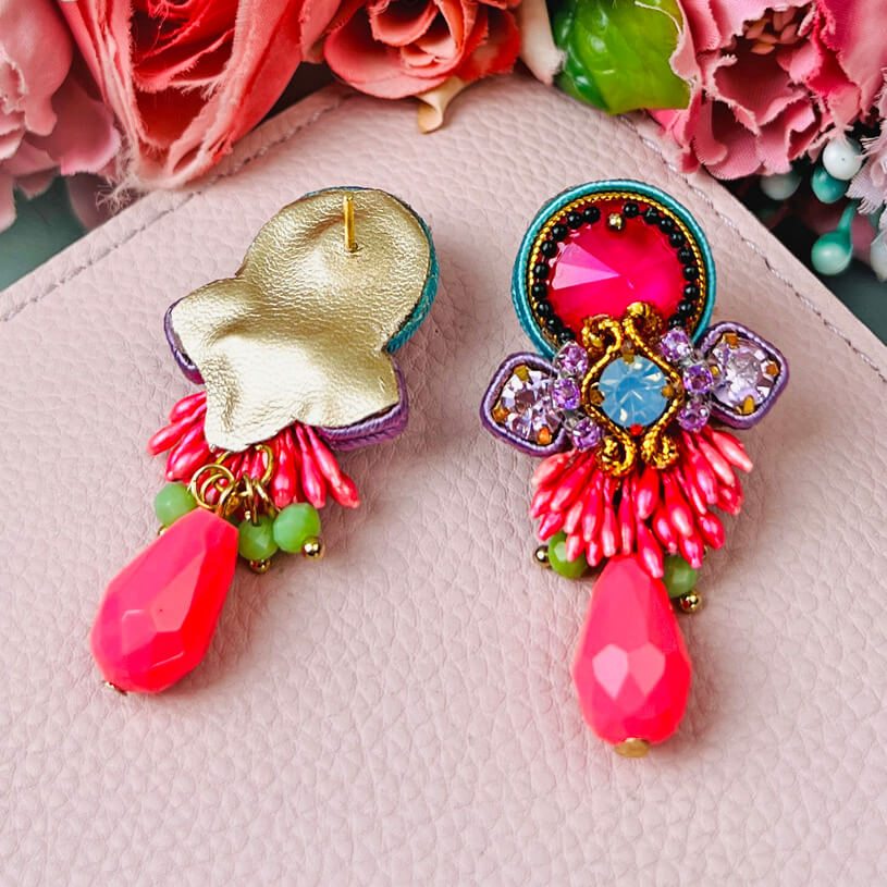 Zeitlose Soutache-Ohrringe in leuchtendem Pink, Türkis, Grün und Flieder