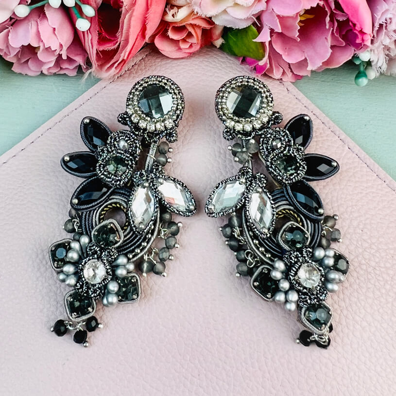 Große Soutache-Ohrringe in Silber, Grau und Schwarz