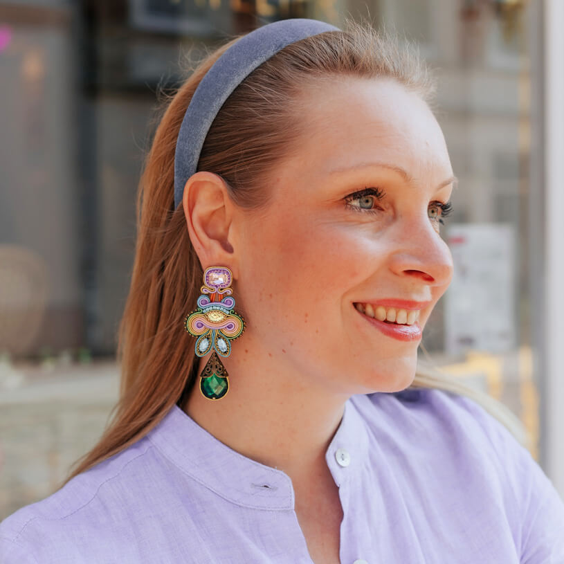 Schöne SoutacheOhrringe in Flieder, Rosa und Grün