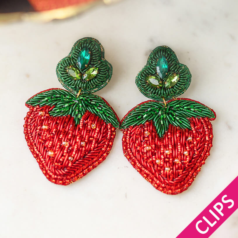 Auffällige Soutacheohrclips als Erdbeere