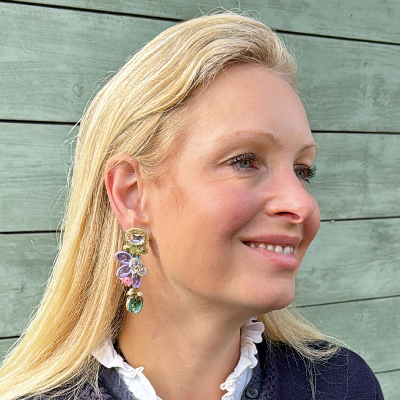 Dekorative Soutache-Ohrstecker in Pastelltönen