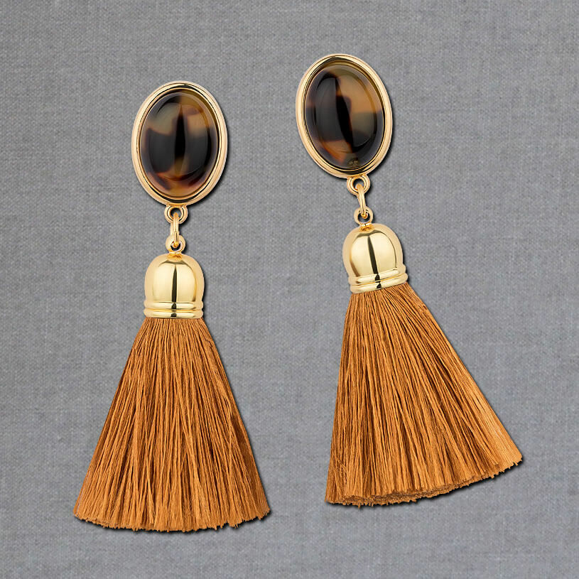 Vergoldete Ohrstecker in Schildpattfarben mit edlen goldbraunen Quasten