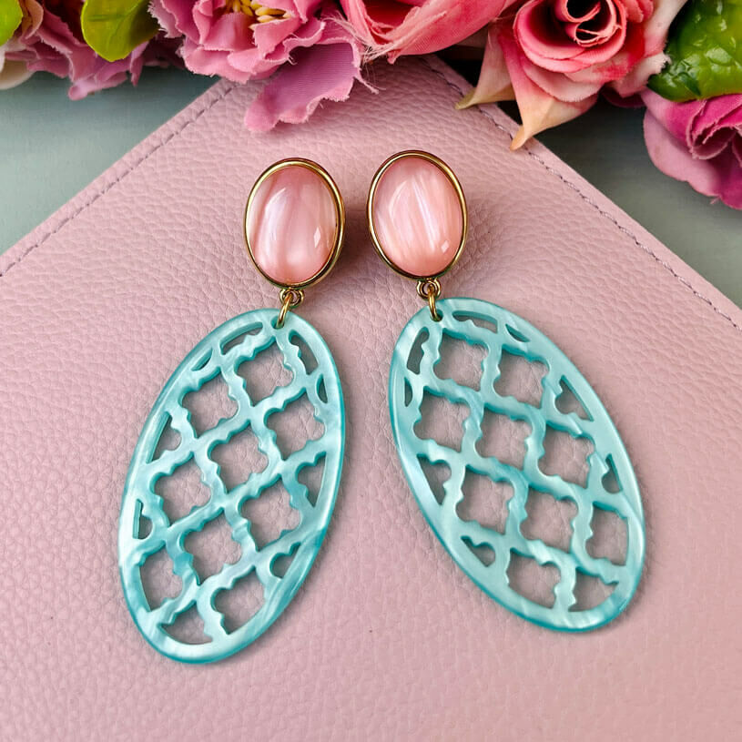 Vergoldete Ohrstecker in hellrosa mit türkisem Oval im Marrakesch-Stil