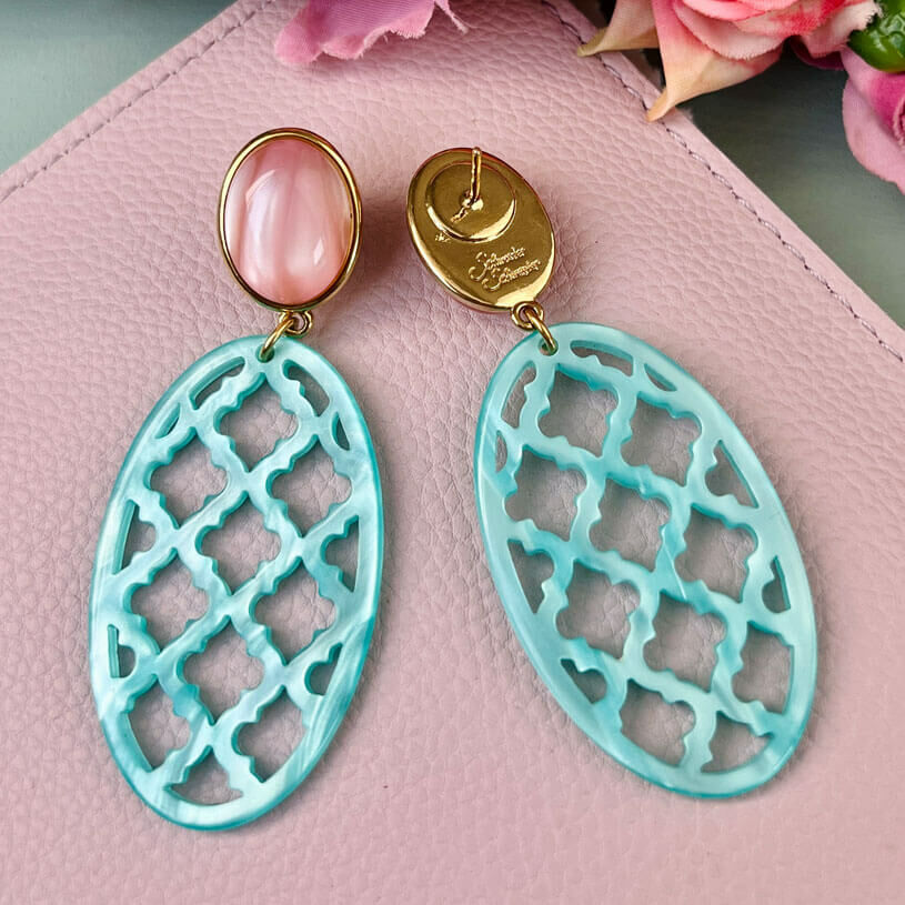 Vergoldete Ohrstecker in hellrosa mit türkisem Oval im Marrakesch-Stil